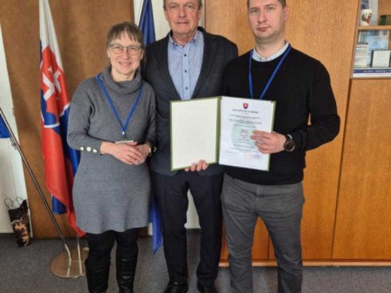 ODOVZDÁVANIE OSVEDČENÍ O ZHODE